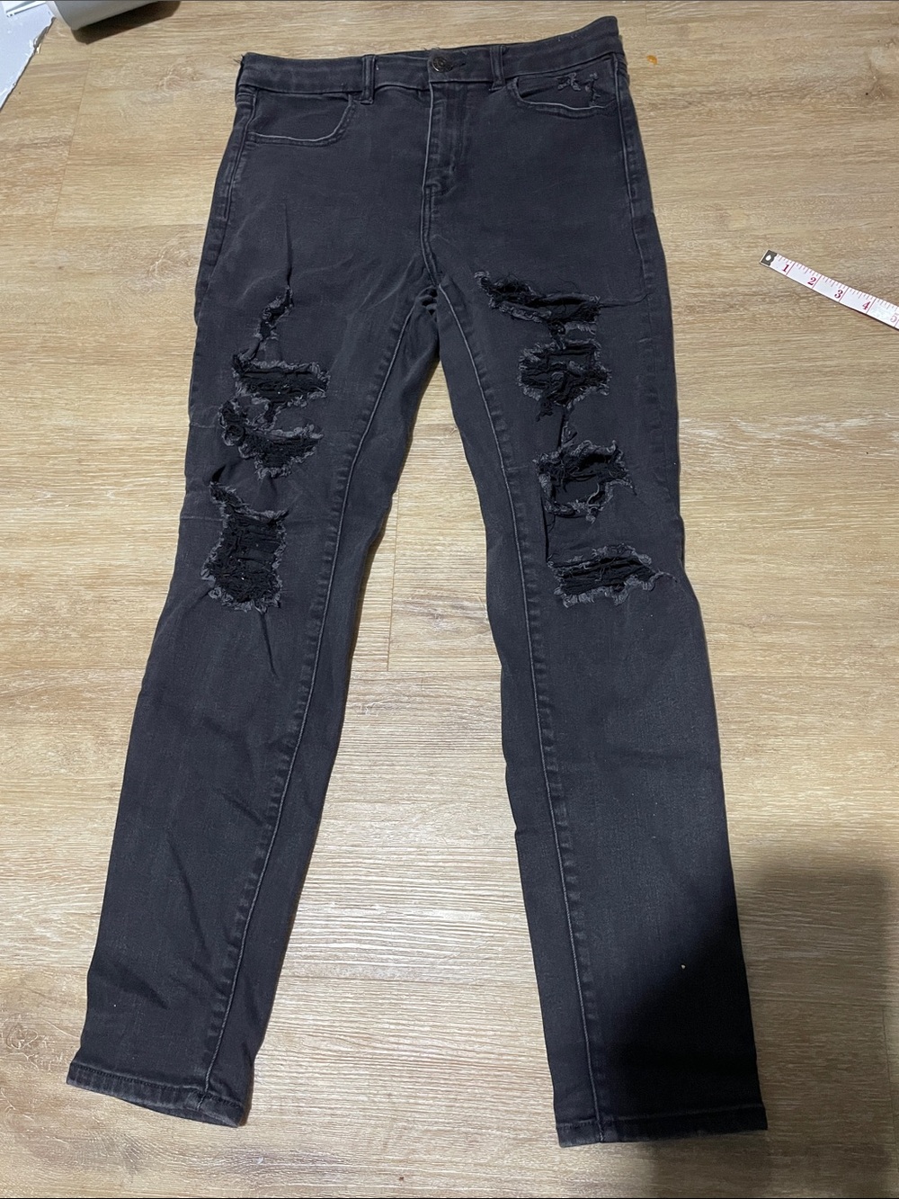 American Eagle Women’s Black Stretchy Curvy Hi-rise Distressed Ripped Jeans sz10
